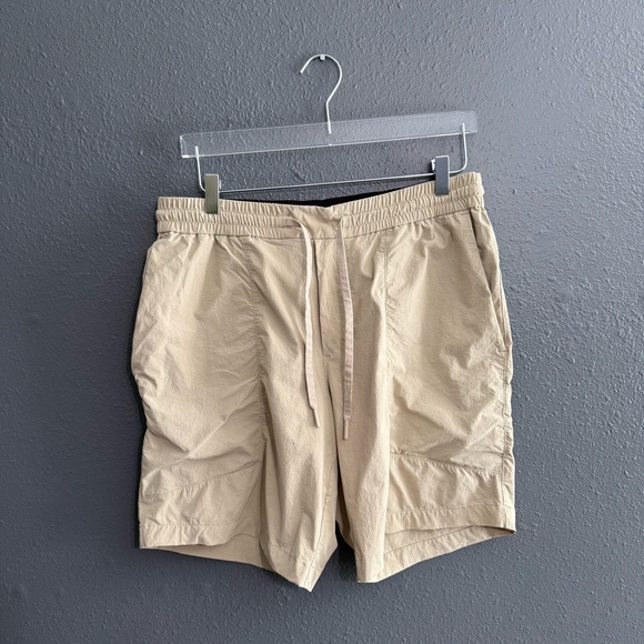 Lululemon Bowline Short 8" Inseam Size L - Picture 2 of 5